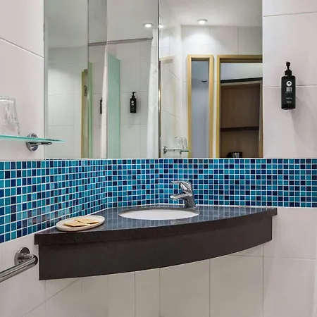 Vienna House Easy By Wyndham 3*