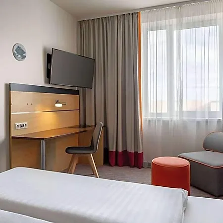 Vienna House Easy By Wyndham ホテル 3*