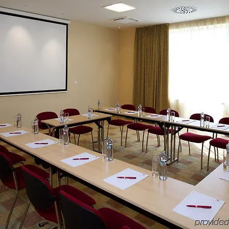 Vienna House Easy By Wyndham Hotel 3*
