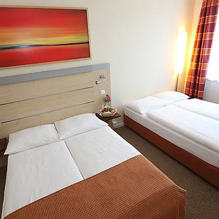 Hotel Vienna House Easy By Wyndham 3*