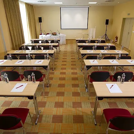 Vienna House Easy By Wyndham Hotel 3*