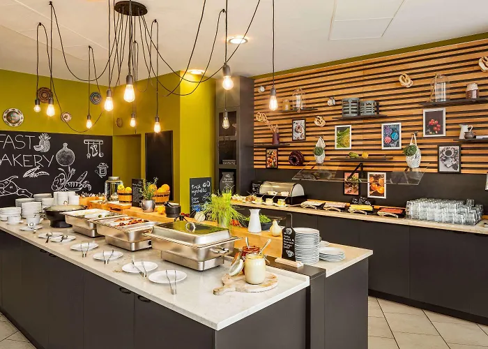 Vienna House Easy By Wyndham Отель