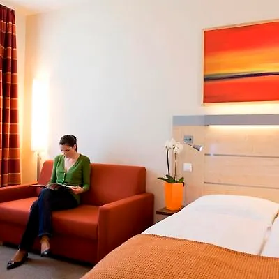 Отель Vienna House Easy By Wyndham Братислава